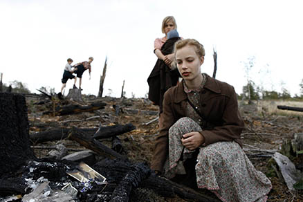 <b>savasin golgesinde</b>